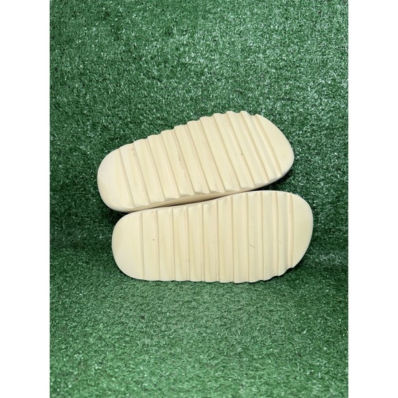 adidas Yeezy Slide Bone Womens Size 7.5 Mens Size 6 Tan Comfort Daily Sandals - Picture 8 of 9